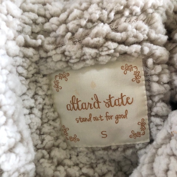 Altar’d State Sherpa Pullover Small - Picture 3 of 3